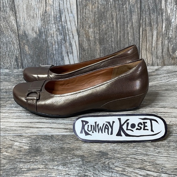 Clarks artisan flats size 7N - Picture 2 of 11